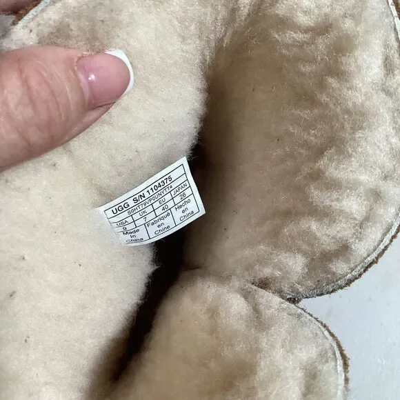 Women’s UGG Marciela Decorative Snap Brown Boots Sz 9 UGGs - Picture 6 of 6